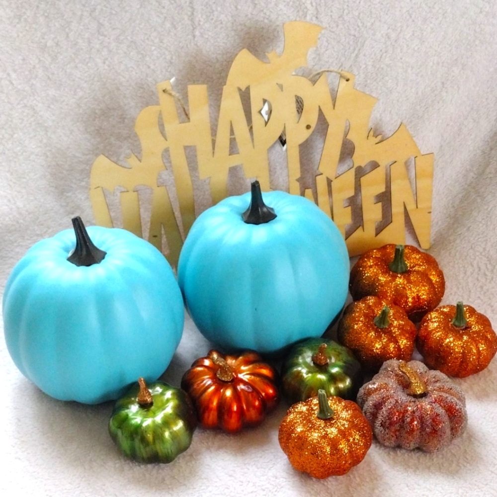 🎃 Halloween Art & Crafters Pumpkin Wood Sign Home Decor Glitter Turquoise Lot